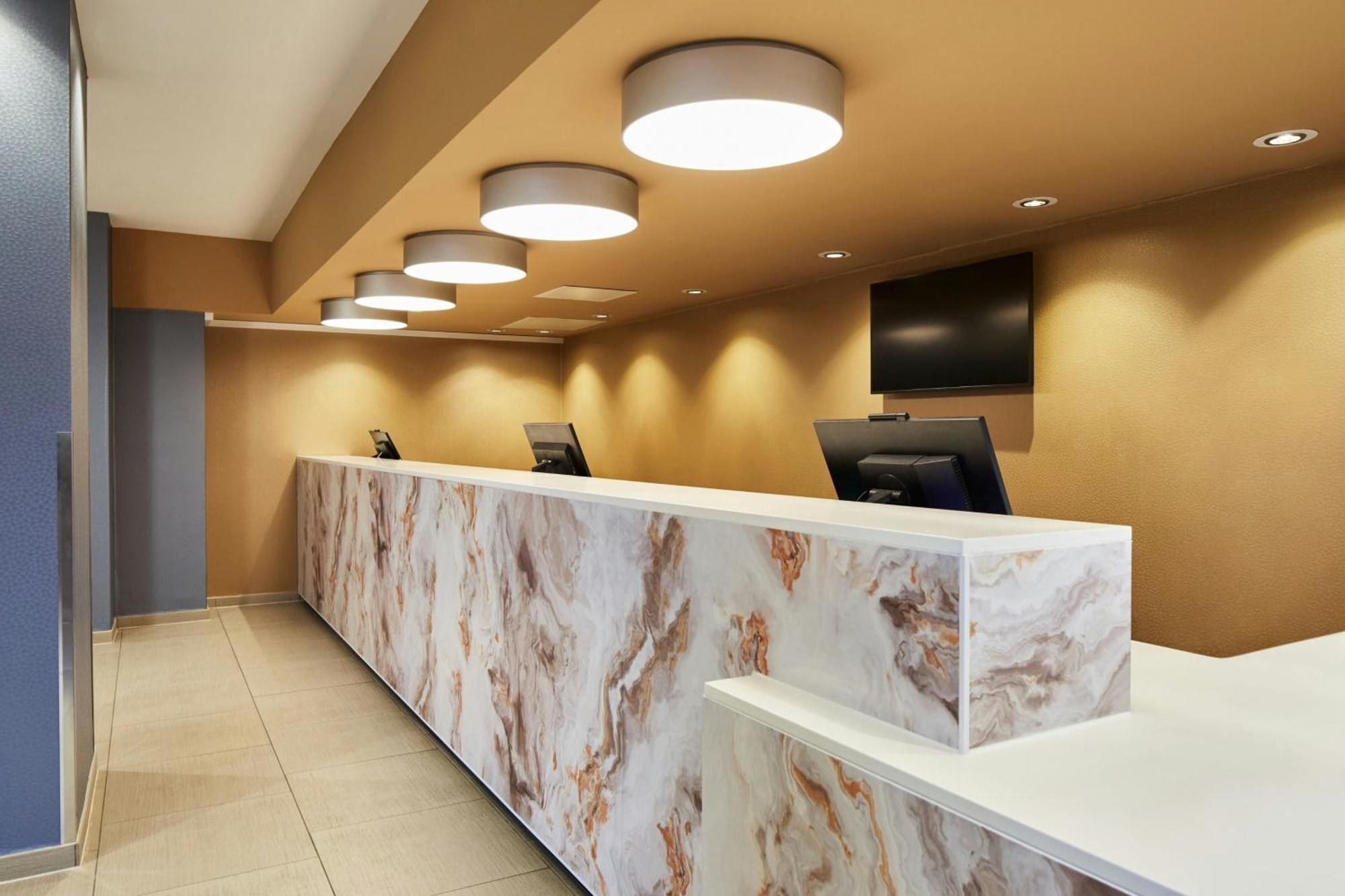Portsmouth Marriott Hotel Buitenkant foto