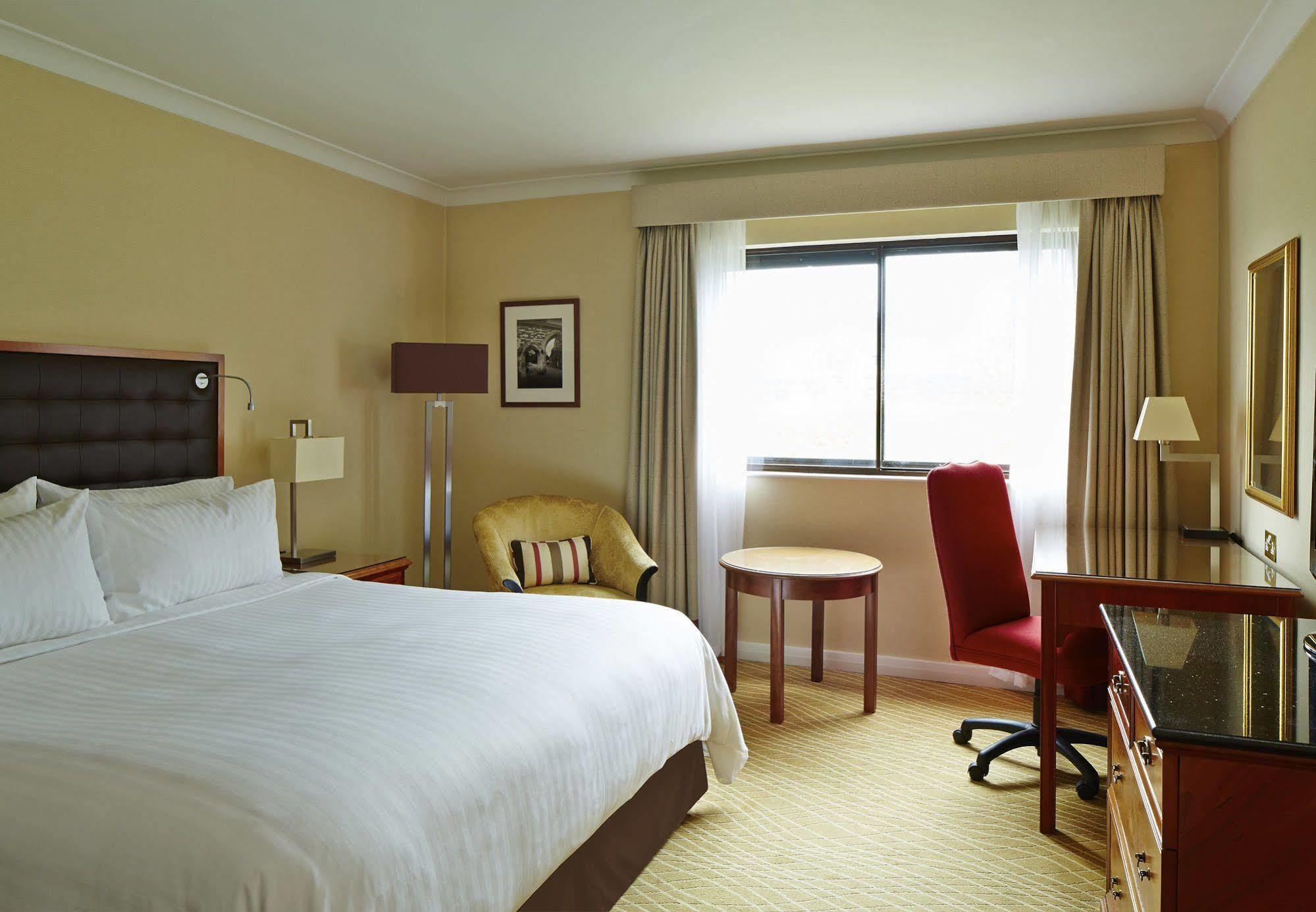 Portsmouth Marriott Hotel Buitenkant foto